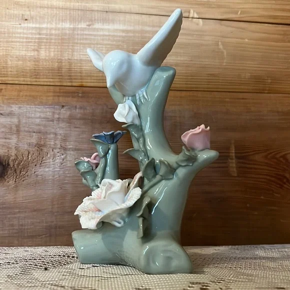 Porcelain Bird on a Branch with Flowers - Picture 3 of 7
